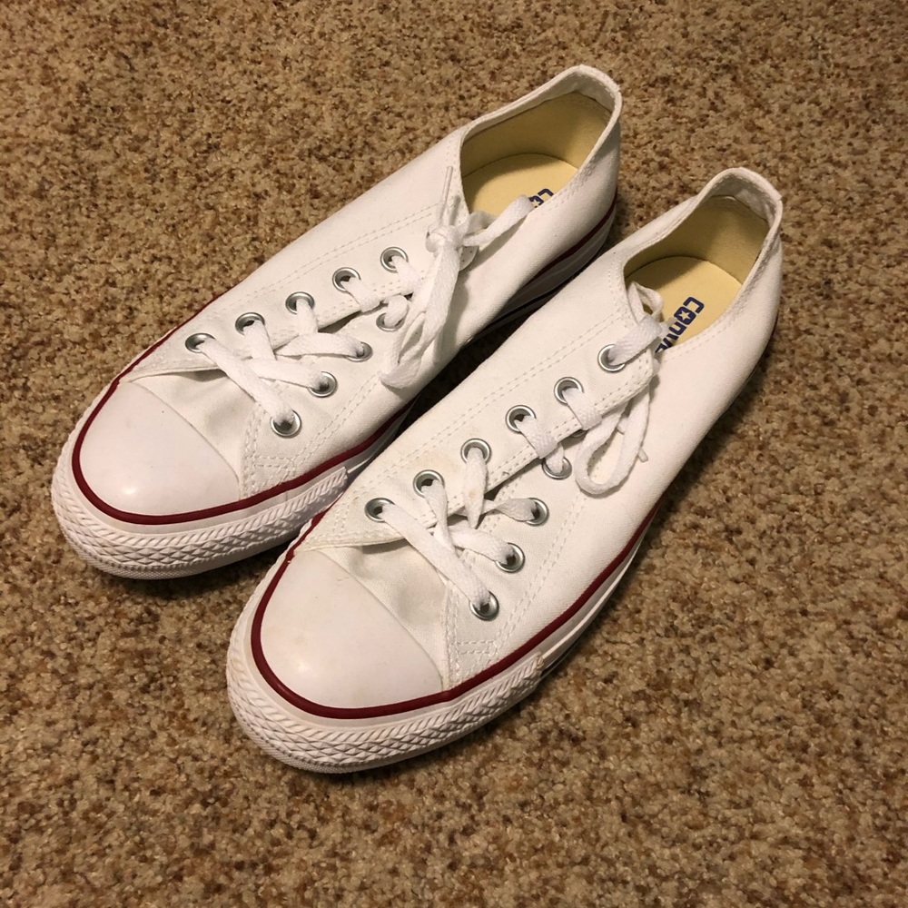 Low top white converse